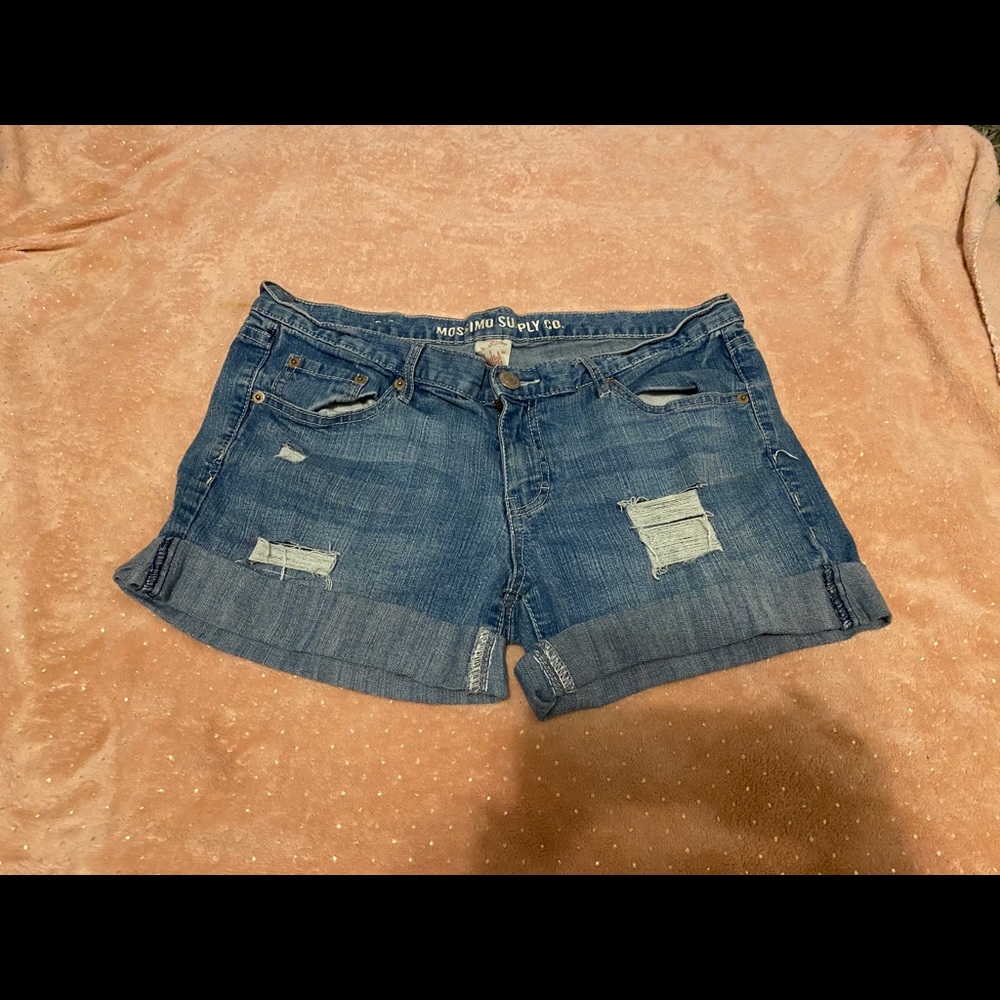Ripped Jean shorts